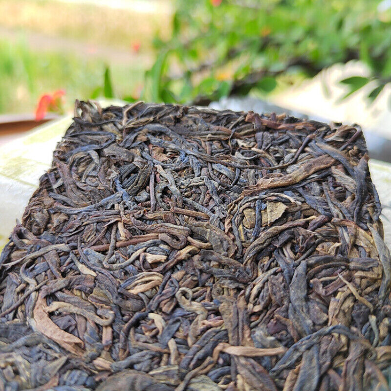HelloYoung Yiwu Original Old Tree Tea Brick Healthy Drink Top-Grade Pu'er Tea Brick 200g Main image