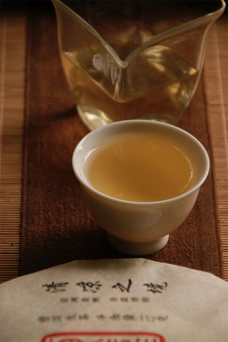 HelloYoung 357g Yiwu Ancient Tree Tea Mint Hetang Pu'er Tea Raw Tea Cake Fresh and Elegant