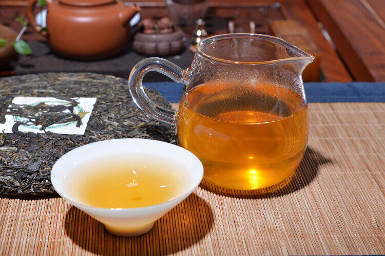 HelloYoung 357g Yunnan Pu'er Raw Tea Cake Man Song Tea Cake 曼松茶饼
