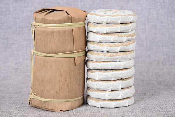 HelloYoung Yunnan Pu'er Tea Leaves Yiwu Tea Cake Raw Pu'er Tea Cake 50g