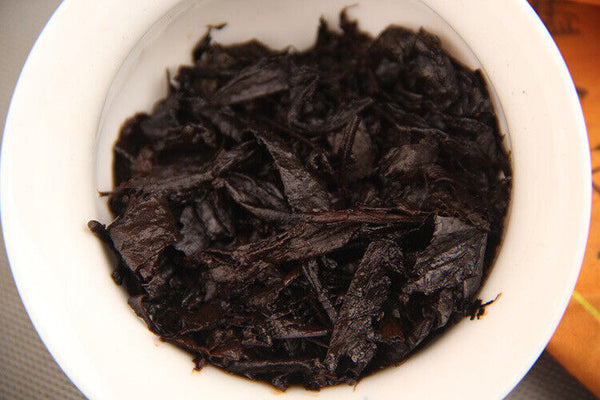 Yunnan Pu'er Tea Ripe Tea Cake Tea Eight Years Yunnan Qizi Cake Pu'er Tea 357g