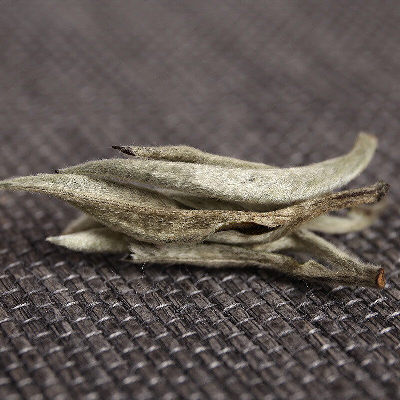 2024 Premium  Yunnan Pu'er Raw Baihao Yinzhen White Tea Loose Leaf 500g