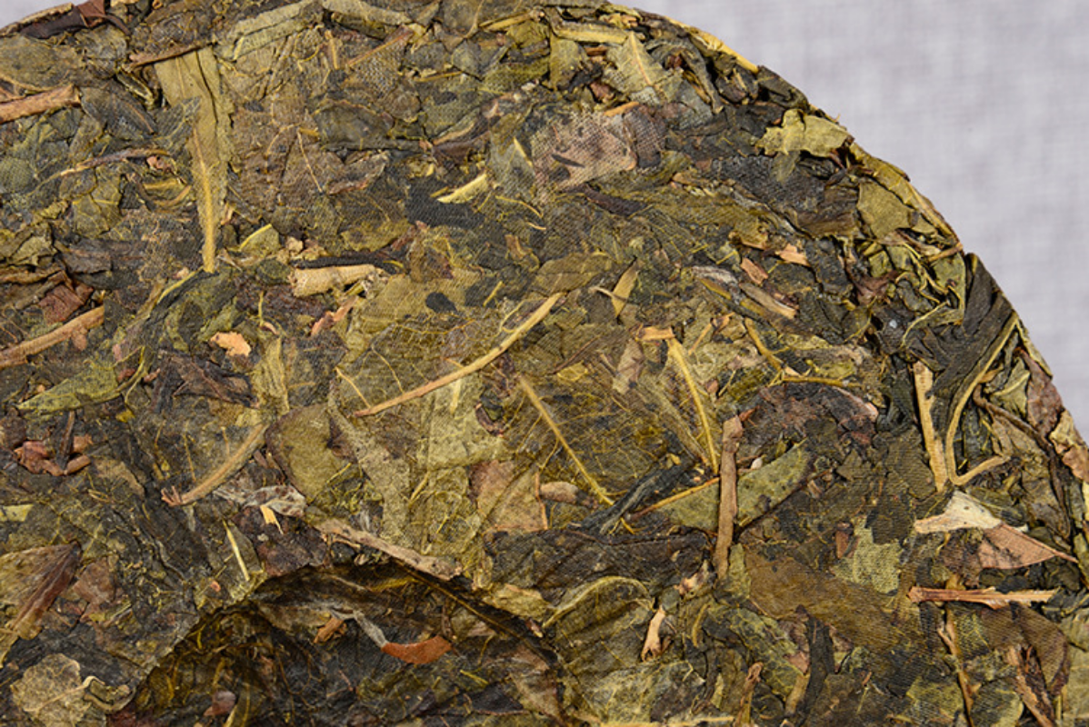 HelloYoung 357g Puerh Tea Hundred Year Old Tree Raw Tea Cake Golden Leaf Puerh Tea Cake