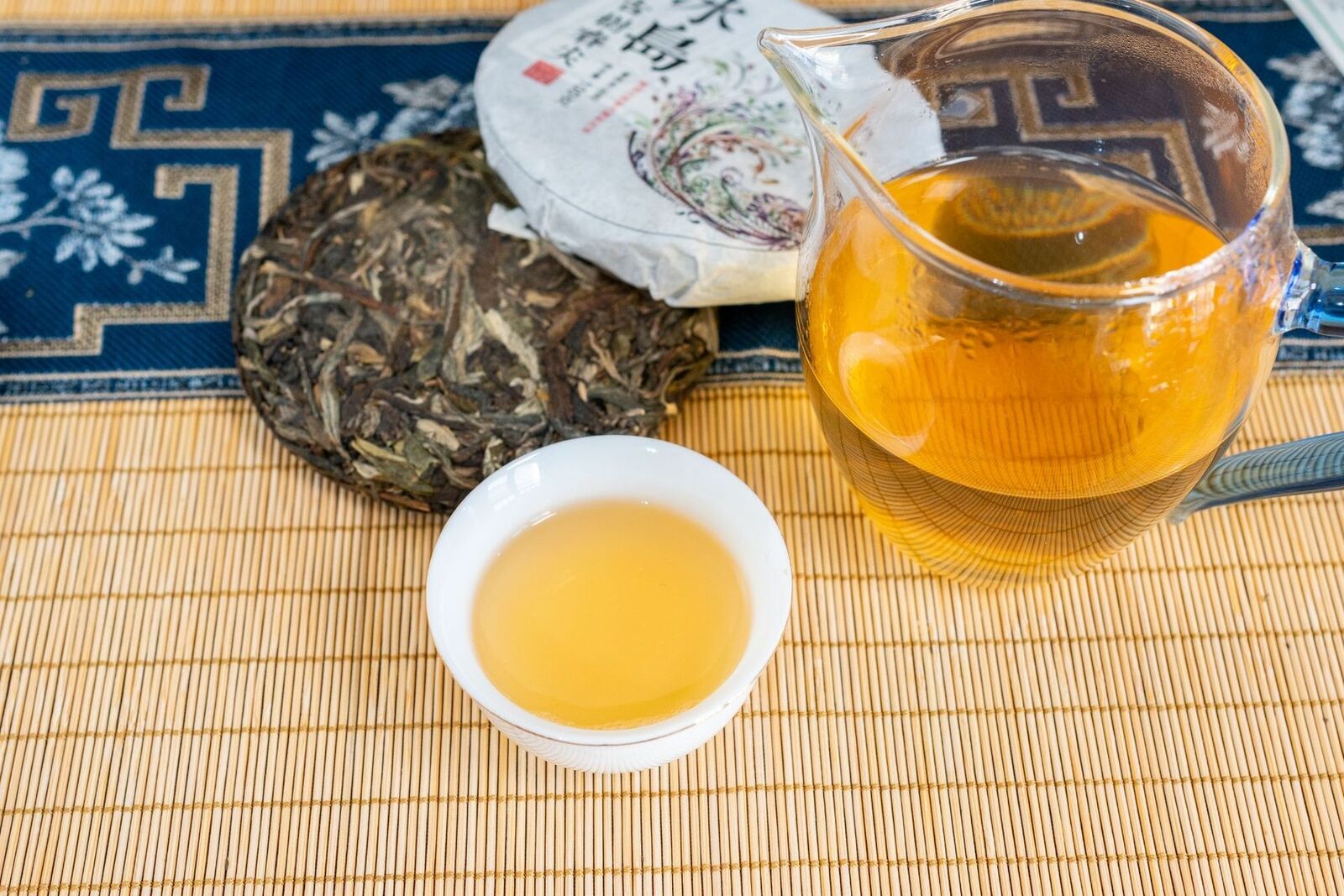 HelloYoung 100g Pu-erh Raw Tea Tea Cake Yunnan Iceland Ancient Tree Pu-erh Tea Leaves