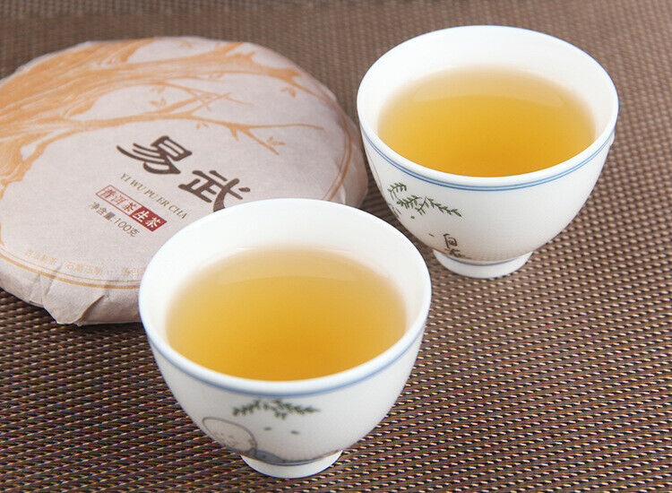 HelloYoung 100g Yunnan Yiwu District Yiwu Sun Green Pu'er Raw Tea Cake Seven Seed Cake Tea