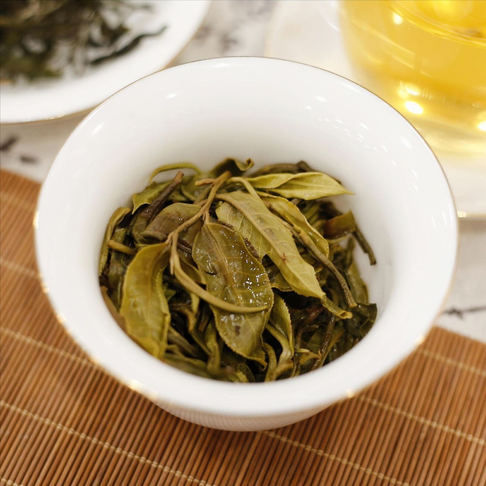 HelloYoung Banzhang Peacock Green Cake Yunnan Pu'er Tea Raw Tea Cake 357g/12.59oz