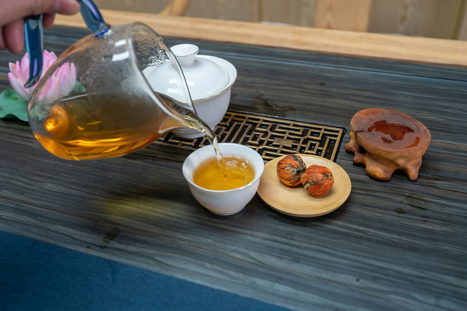 HelloYoung Yunnan Fengqing work black tea handmade dragon pearl small gold ball Dian Hong