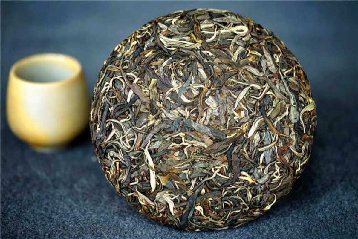 HelloYoung 200g Yunnan Pu'er Tea Raw Tea Yiwu High Pole Ancient Pure Material Raw Tea Cake