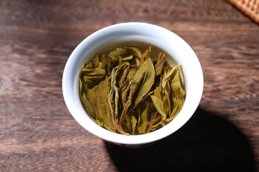 HelloYoung 357g Yunnan Pu-erh Tea Yiwu Mint Ho-Tang Ming Qian Raw Tea Seven Seed Cake
