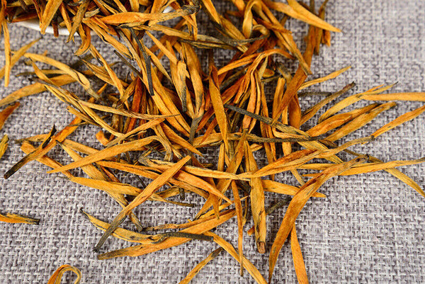 HelloYoung 500g Yunnan Fengqing Dian Hong Tea Healthy Drink 春茶单芽 500克