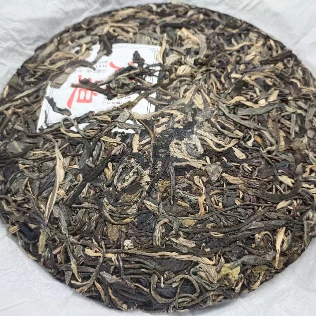 HelloYoung Yunnan Pu'er Tea Nanjiao Ancient First Spring Pu'er Raw Tea 357g Cake Tea