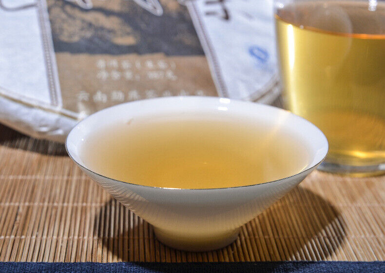 HelloYoung Pu'er Raw Tea Cake Old Tree Tea Pu'er Raw Tea Cake 357g Pu'er Raw Tea Cake