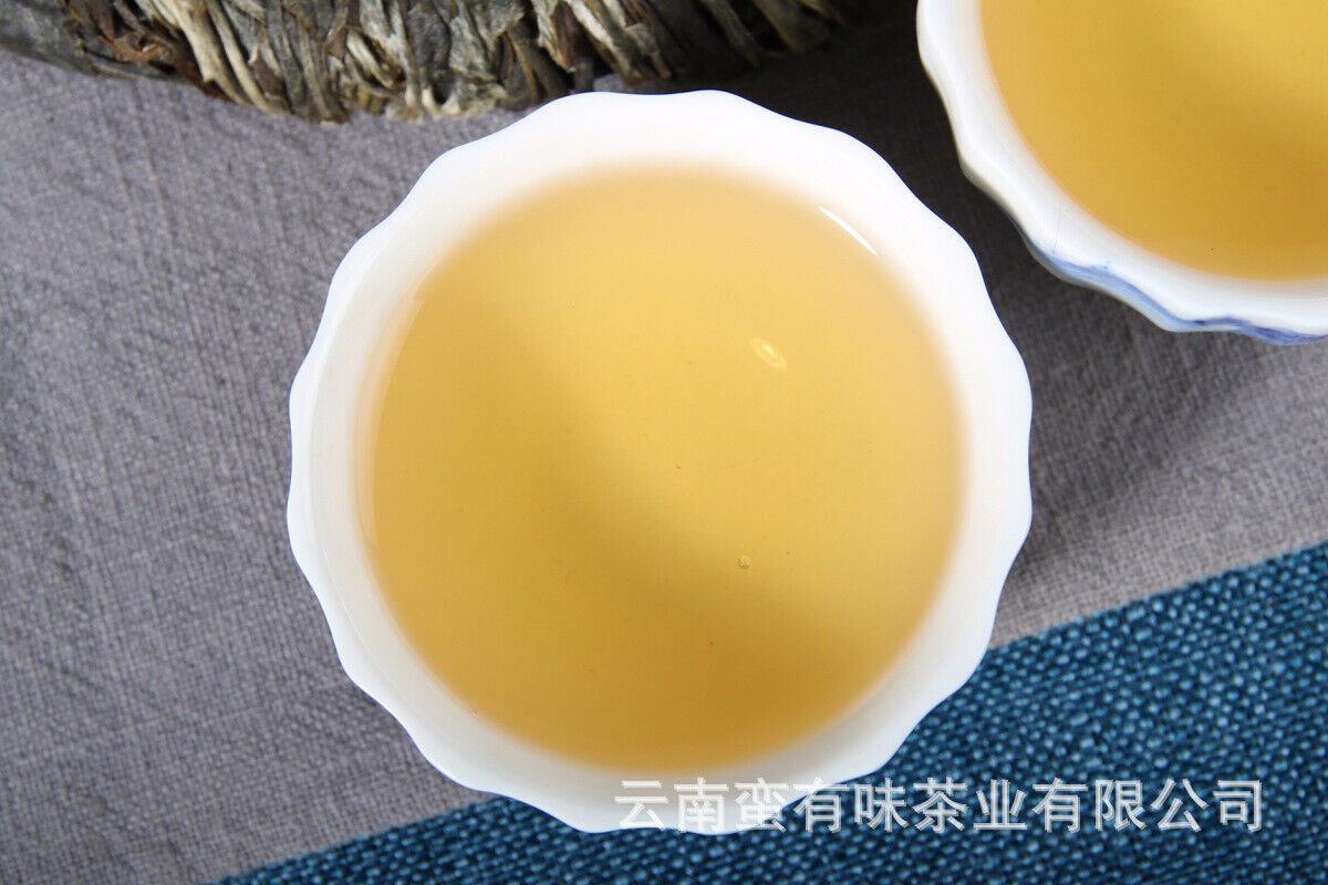 HelloYoung 357g Yunnan Pu'er tea leaves Menghai Da Shu tea Putzi tea cake Pu'er raw tea