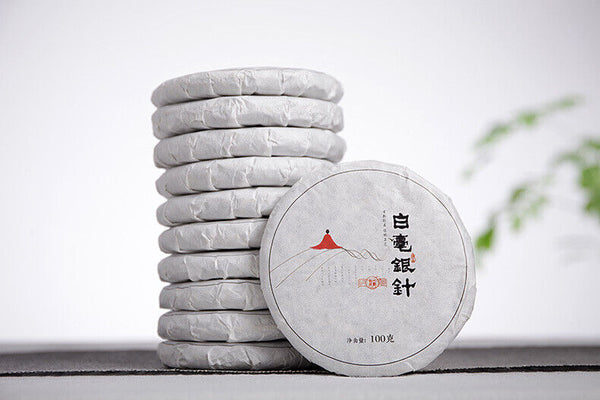 Baihao Silver Needle Yunnan Small Cake. Moonlight White Old White Tea. 100g.