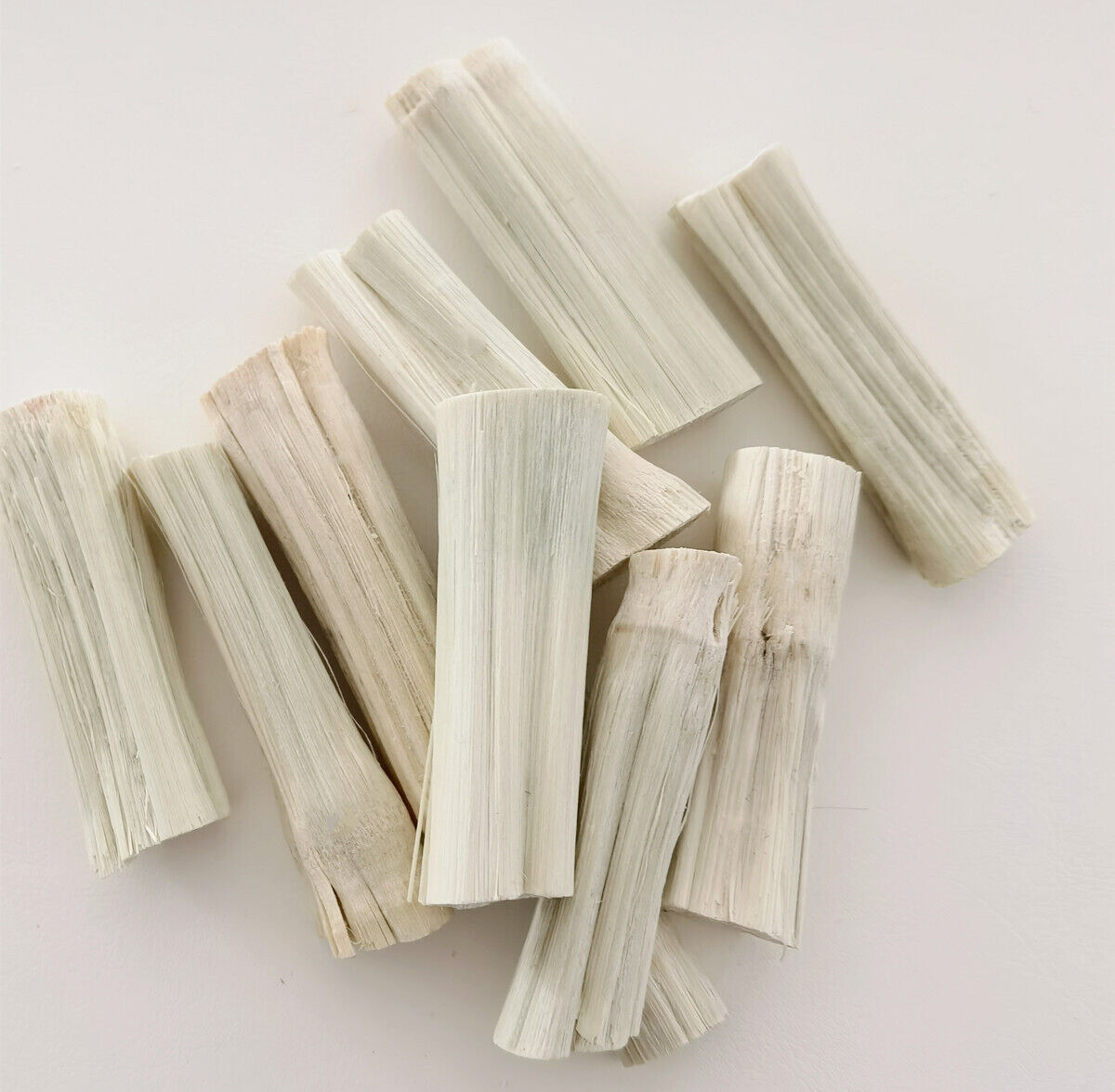 HelloYoung SugarCane Segments Bulk Dried Sugar Cane Peeled Dehydrated Sweet Sugar Cane 500g