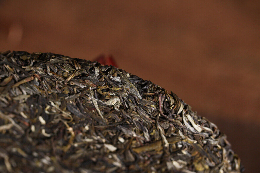 HelloYoung 357g Yunnan Pu'er Tea Bulang Mountain Raw Cake Big Old Tree Seven Seeds Cake