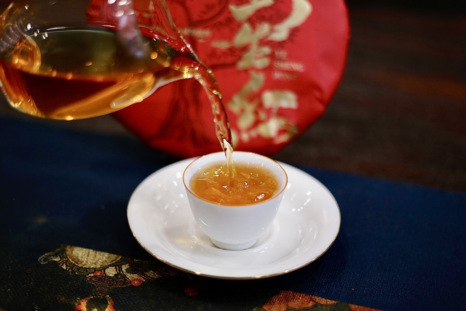 Yunnan Dianhong Fengqing Black Tea  357g Wild Ancient Tree Black Tea Cake Tea