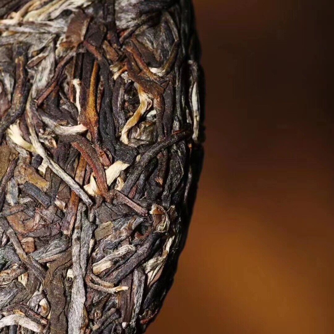 HelloYoung Yunnan Tea Yiwu Lushui Dong Pu'er Tea Raw Tea 200g Cake Tea Secondary image
