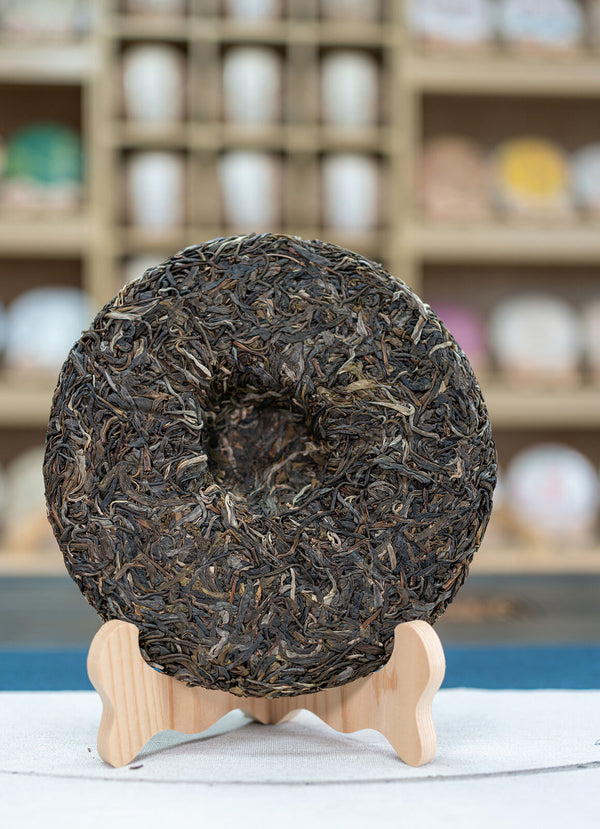 HelloYoung 357g Yunnan Ancient Pu'er Tea Cake Jingmai Mountain Milanxiang Puer Raw Tea Cake