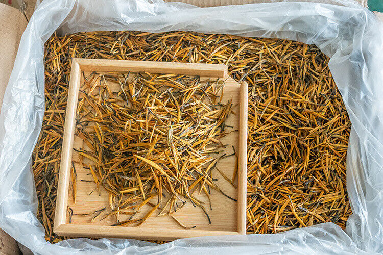 HelloYoung Yunnan Fengqing Spring Tea Dian Hong Tea Big Gold Needle Black Tea Big Gold Bud