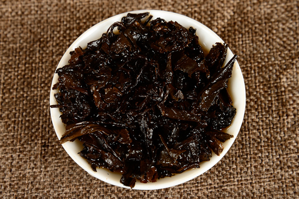 HelloYoung 357g Yunnan Pu'er Tea Old Banzhang Glutinous Fragrance Seven Seed Cake Ripe Tea