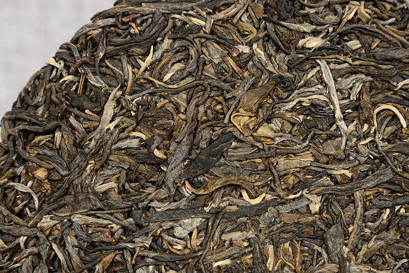 HelloYoung 357g Yunnan Pu'er Tea Early Spring Tea Spring Tip Raw Cake Seven Seed Cake