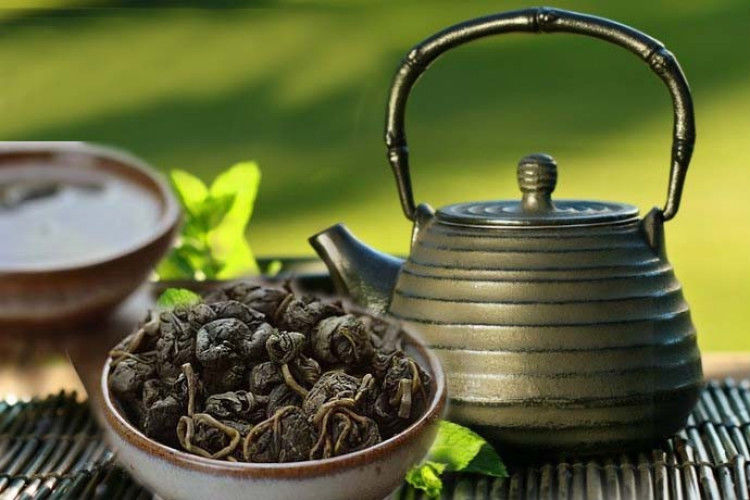 HelloYoung Dried Mulberry Leaf Tea Chinese Natural Mulberry Leaves Tea Herbal Detox Tea50g