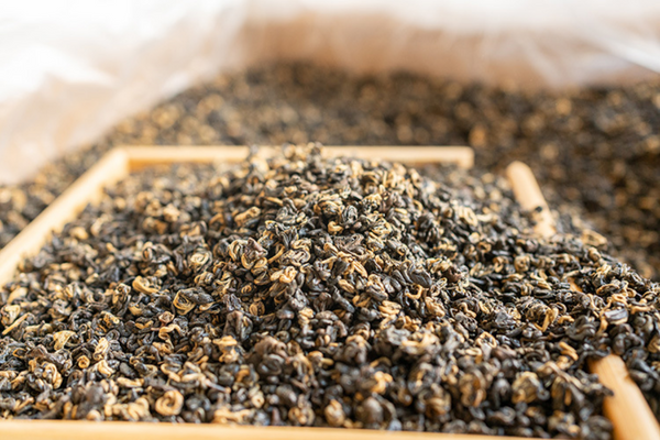 HelloYoung 500g Yunnan Ancient Black Tea Golden Silk Golden Snail Fengqing Dian Hong Tea