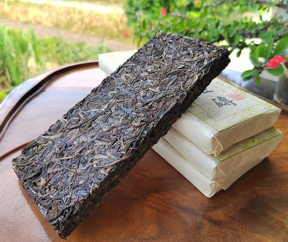 HelloYoung 200g YunNan Pu'er Old Tea Brick Tea Yiwu Old Raw Tea Aged Pu'er Raw Tea Brick