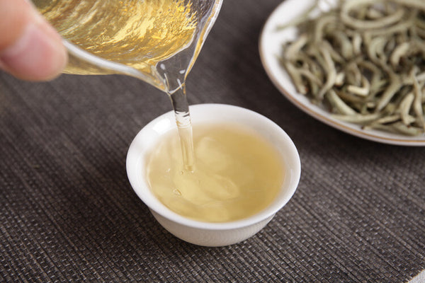 2024 Premium  Yunnan Pu'er Raw Baihao Yinzhen White Tea Loose Leaf 500g