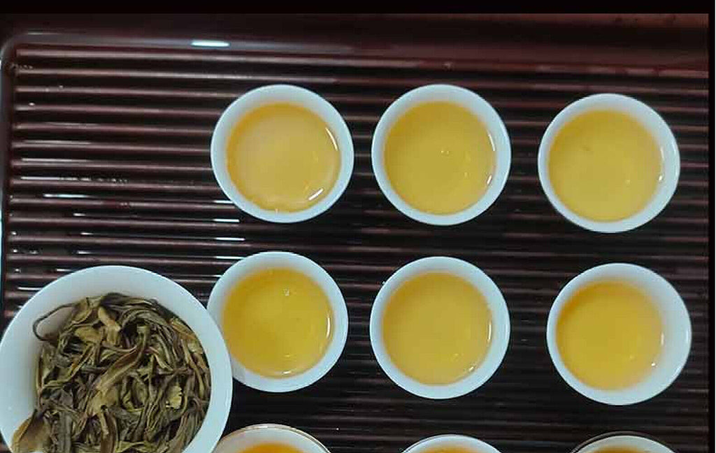 HelloYoung Yunnan Tea Python Turnip Raw Tea Ancient Tree Pu-erh Tea 357g Cake Tea