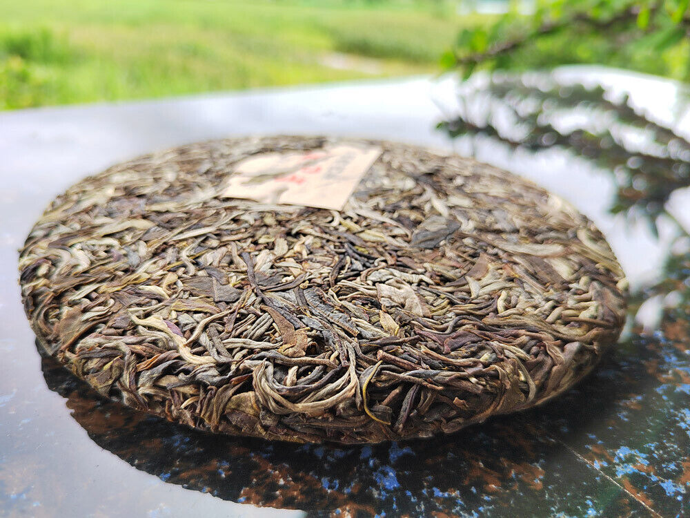 HelloYoung Sleeping Deer Mountain Ancient Tea First Spring Pu'er RawLeaf Tea Cake 12.6oz