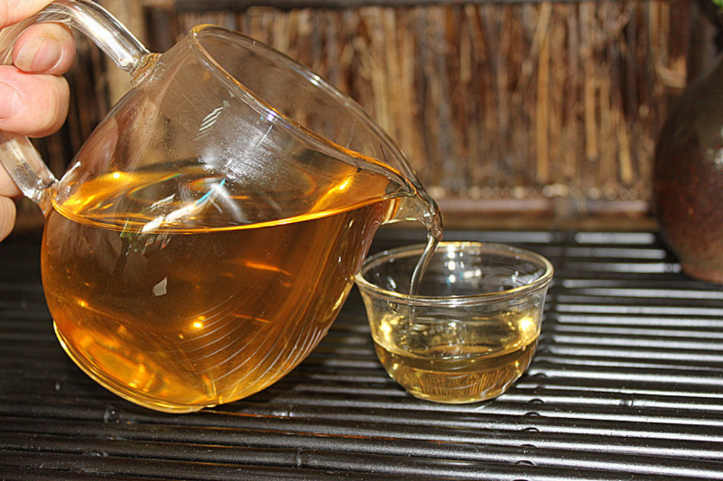 HelloYoung 357g Yunnan Pu'er Tea Iceland Pu'er Tea Big Tree Raw Tea
