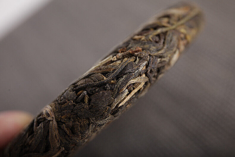 HelloYoung 100g Yunnan Pu'er Tea Small Icelandic Pu'er Raw Tea Large Tree Old Tree Tea Cake