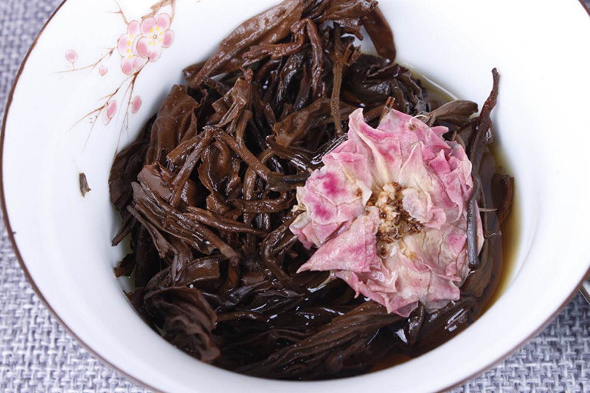 HelloYoung 500g Yunnan Longzhu Dian Hong Rose Tea Red Hydrangea Fengqing Dian Hong Longzhu