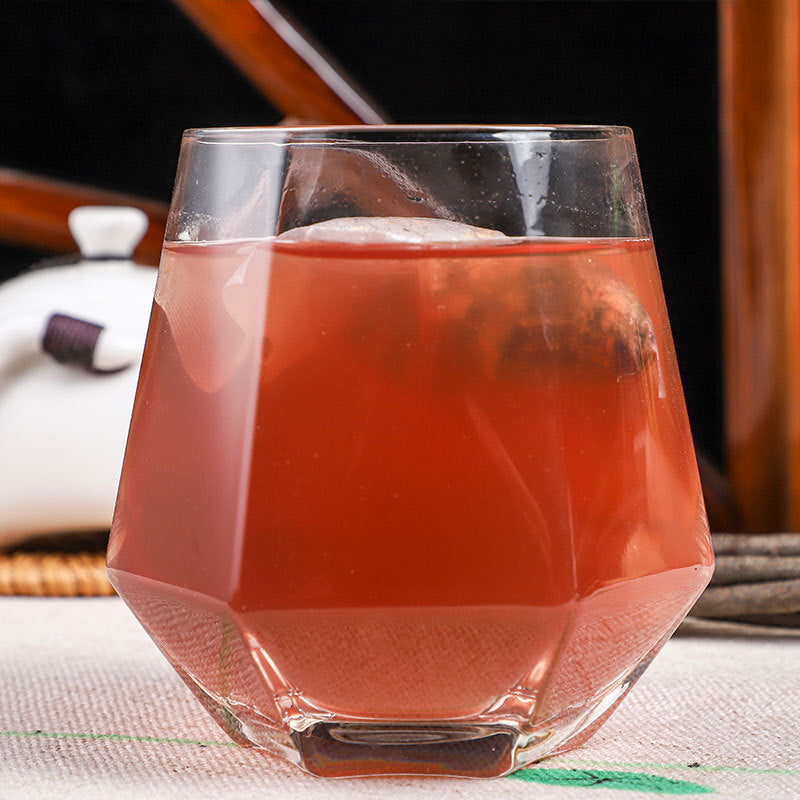 Herbal Tea with Goji Berries Longan Red Dates and Ginseng for Skin Health