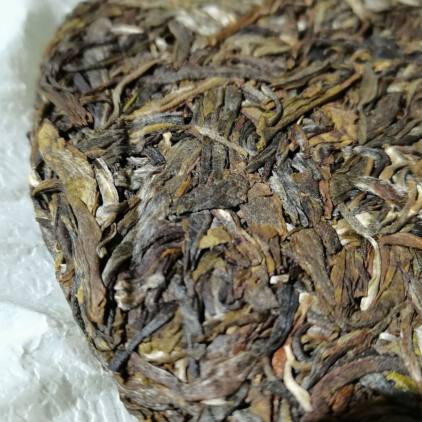 HelloYoung Yunnan Pu'er Tea Cake First Spring High Altitude Seven Cake Raw Tea 357g/12.59oz Secondary image