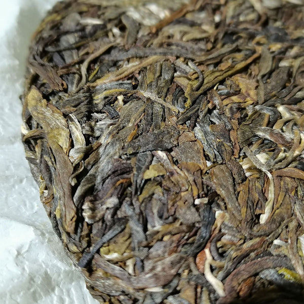 HelloYoung Yunnan Pu'er Tea Cake First Spring High Altitude Seven Cake Raw Tea 357g/12.59oz