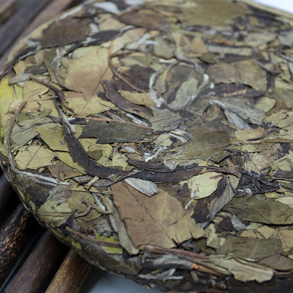 HelloYoung Floral Fragrance Tea Healthy Drink 300g Fuding White Tea Cake Shoumei Green Tea