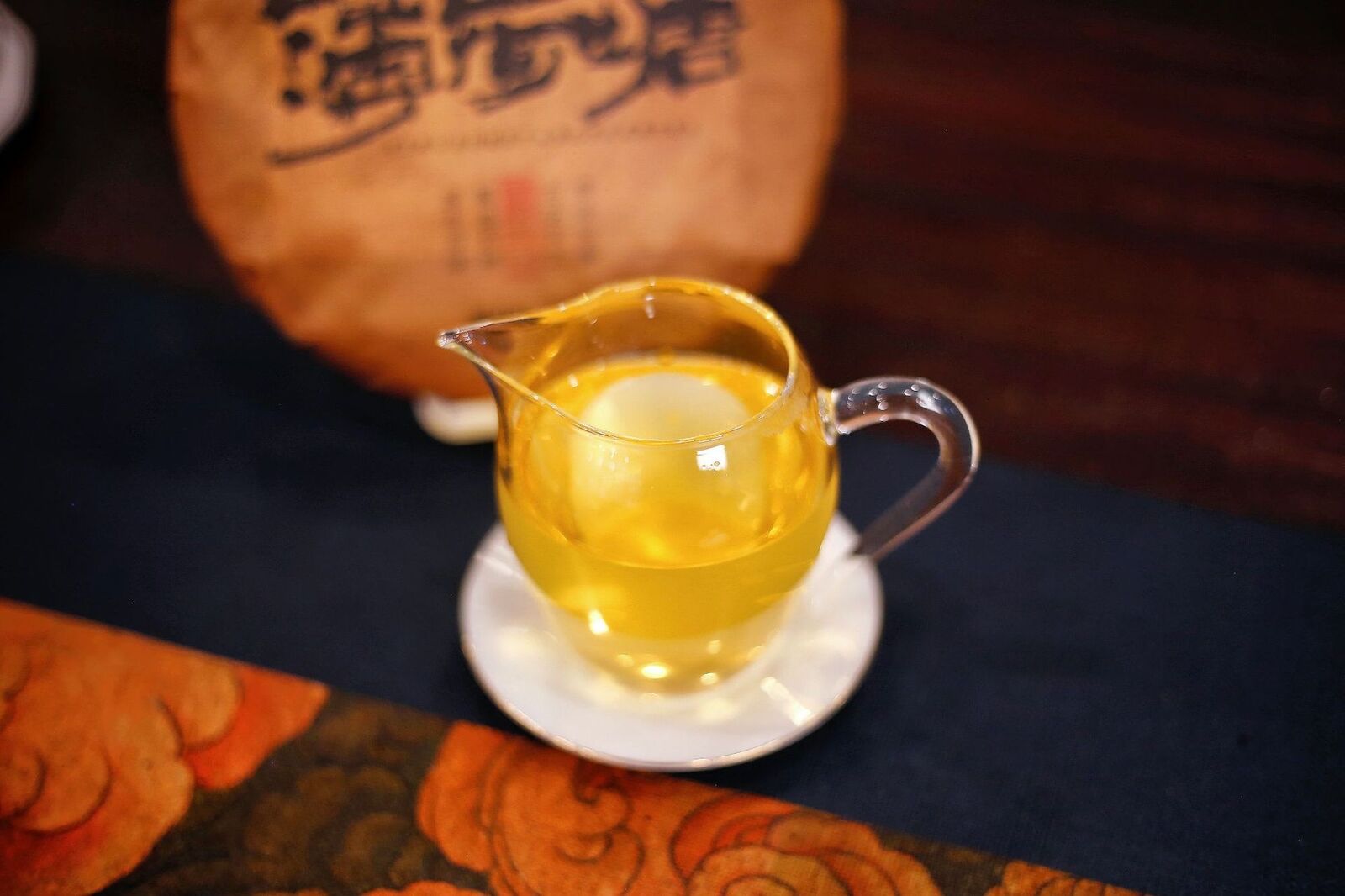 HelloYoung 357g Yunnan Pu'er Tea Raw Tea Mint Hetang Cake Tea Healthy Organic Tea
