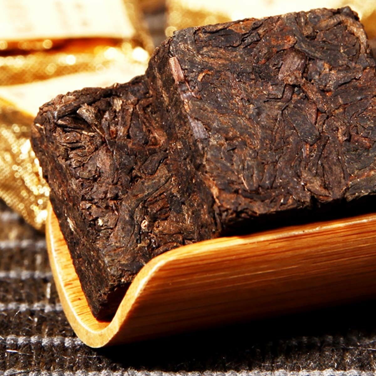 HelloYoung Ripe Puer Tea Brick Old Pu'er Black Tea Cooked Puerh Yellow Iron Box Yunnan 250g