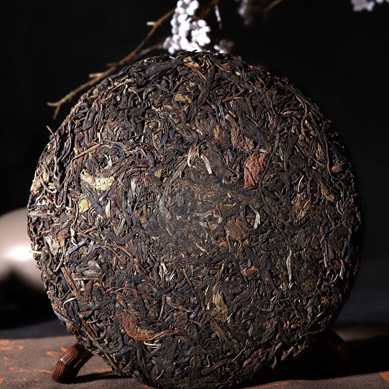Healthy Drink High Quality Yunnan Pu'er Tea Raw Tea 357g Secondary image