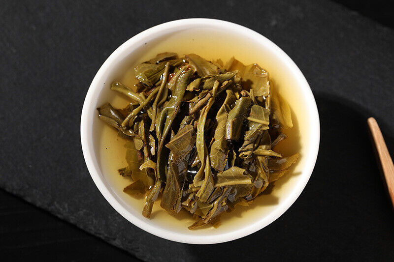 HelloYoung Yunnan Pu'er Tea Yiwu Ancient Tree 357g Pu'er Raw Tea Cake with Orchid Aroma