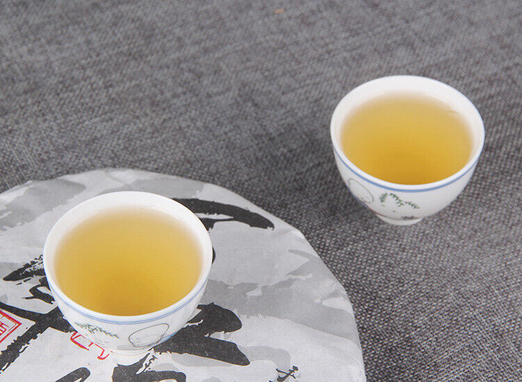 HelloYoung Pu-erh Tea Leaves Yunnan Pu-erh Tea Raw Tea Cake Old Tree Pu-erh