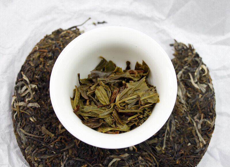Thé Pu'er Cake du Yunnan 357g thé cru Pu'er Bingchun Yiwu Menghai Xigui