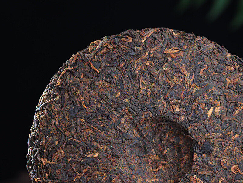 HelloYoung Yunnan Pu'er Tea Leaves Yiwu Golden Bud 357g Ripe Tea Cake