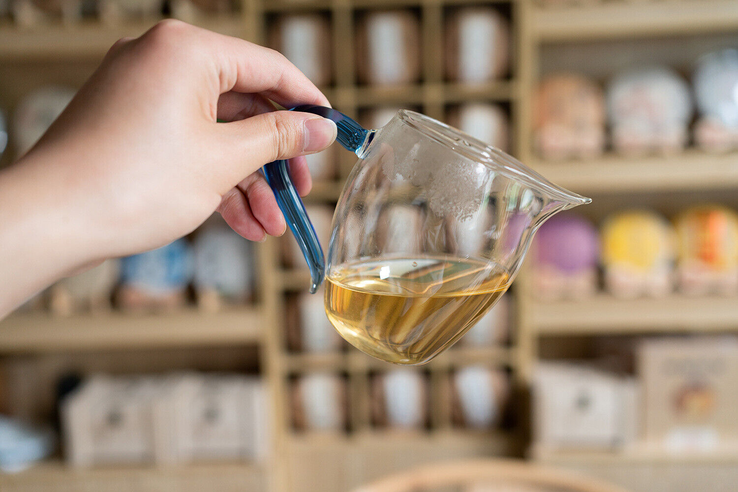 HelloYoung 357g Xigui First Spring Pu'er Raw Tea Yunnan Ancient Pu'er Seven Seed Cake Tea