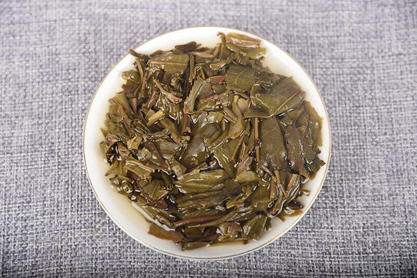 HelloYoung Yunnan Tea Raw Puerh Tea 100g Raw Cake Raw Puerh Tea 贺开春茶