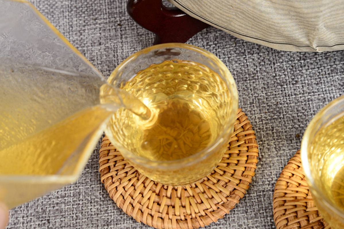 HelloYoung 357g Puerh Tea Hundred Year Old Tree Raw Tea Cake Golden Leaf Puerh Tea Cake