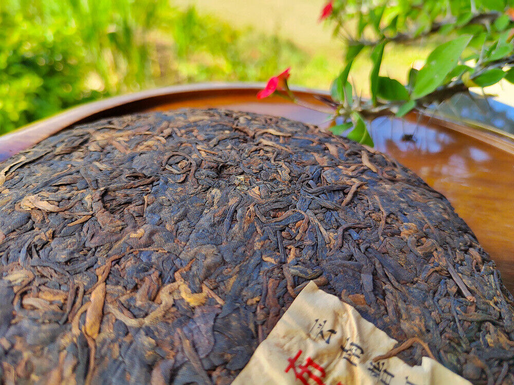 HelloYoung Puerh Ripe Tea Brown Mountain Ripe Tea Yunnan Seven Seed Cake Menghai Pu'er
